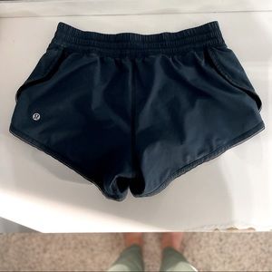 LULULEMON 2.5” Hotty Hot Short